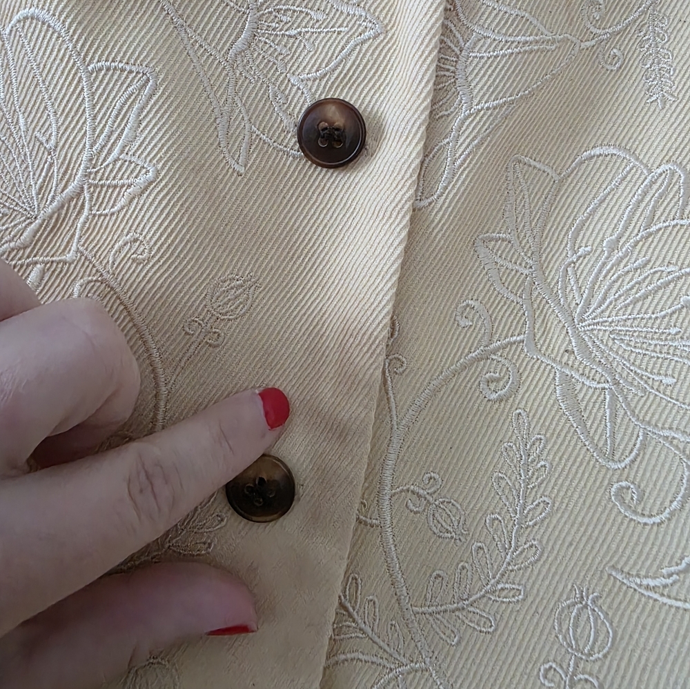 Vintage 90s Casual Corners Embroidered Vest Womens 6 Yellow Cotrage Core Preppy - Picture 3 of 9